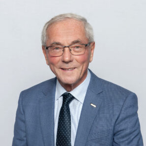 Prof. Ewald Sacher